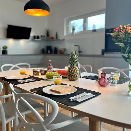 Neu! Feriendomizil Traumzeit 1 Mit Sauna & Garten